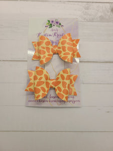 Giraffe Print Medium Bow Set